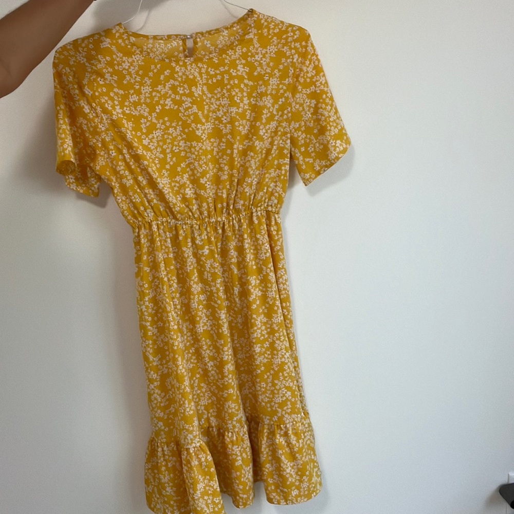 Yellow floral print midi dress